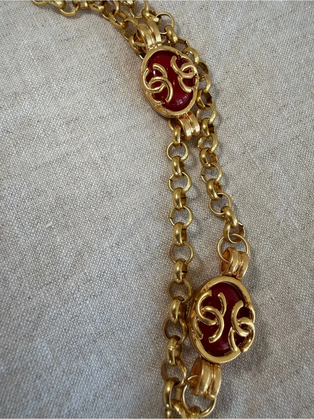 ❤️CHANEL Gold-Tone Multilayered Necklace with Red Glass Medallions✨